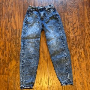 Light Wash American Eagle Jeans